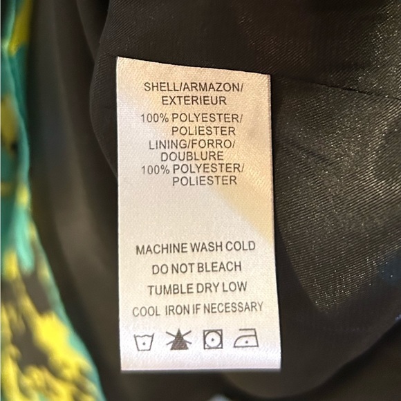 Kensie Formal Handkerchief Dress Straps/Strapless.  Size 4. - Picture 5 of 7